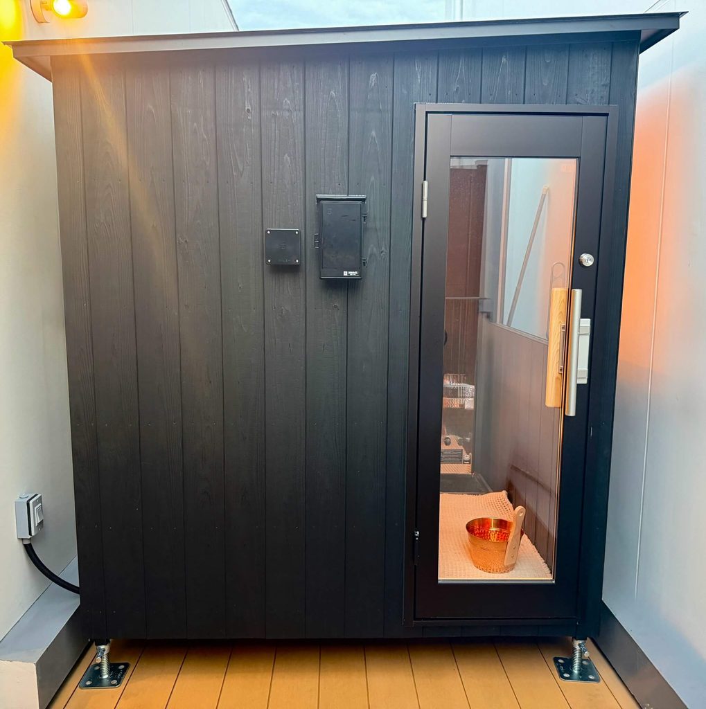 屋外用サウナ「MORI SAUNA YAKISUGI」 東京品川ショールーム