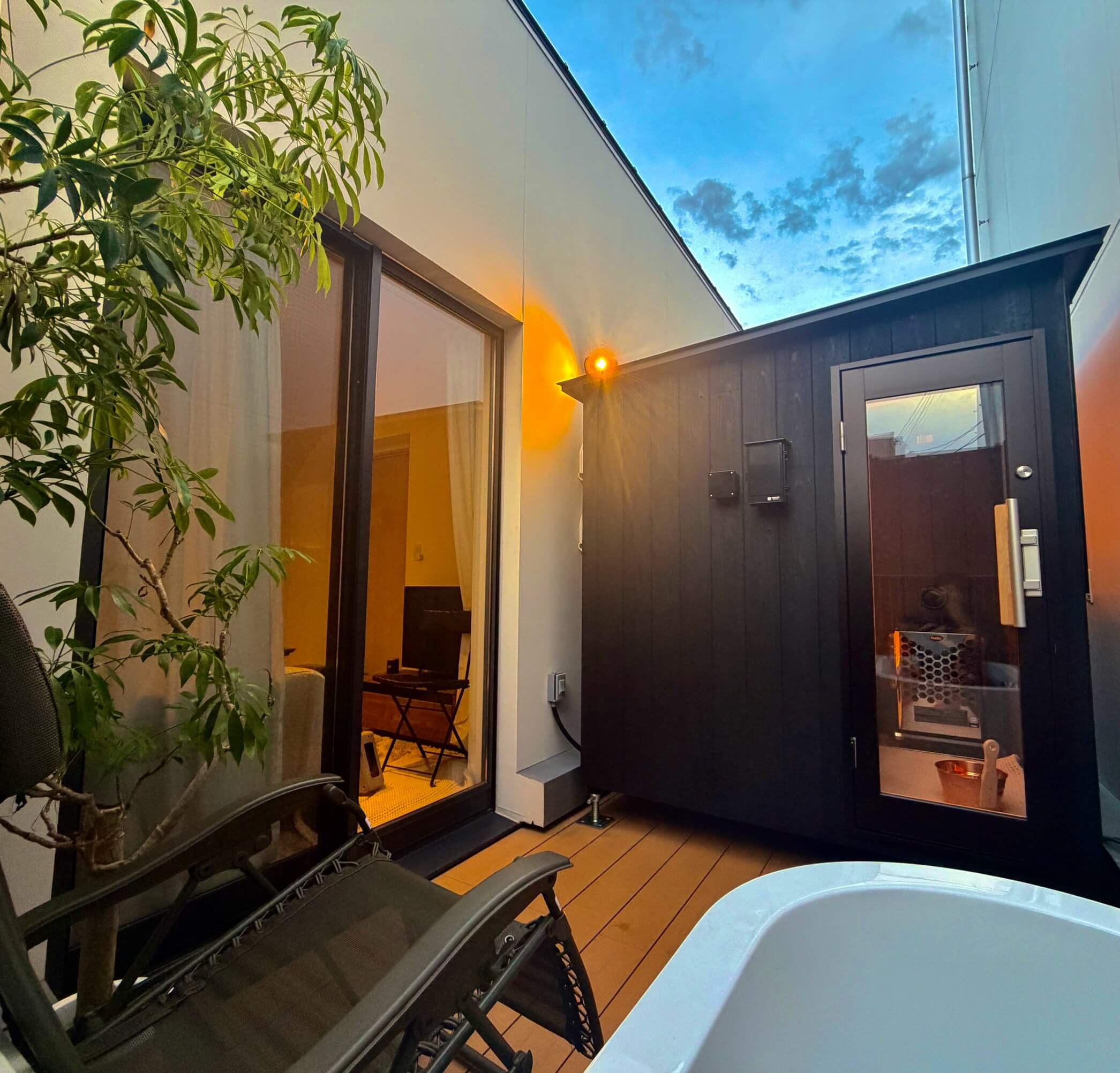 屋外用サウナ「MORI SAUNA YAKISUGI」 東京品川ショールーム